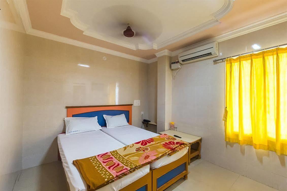 Kvr Deluxe Residency Willa Tirupati Zewnętrze zdjęcie