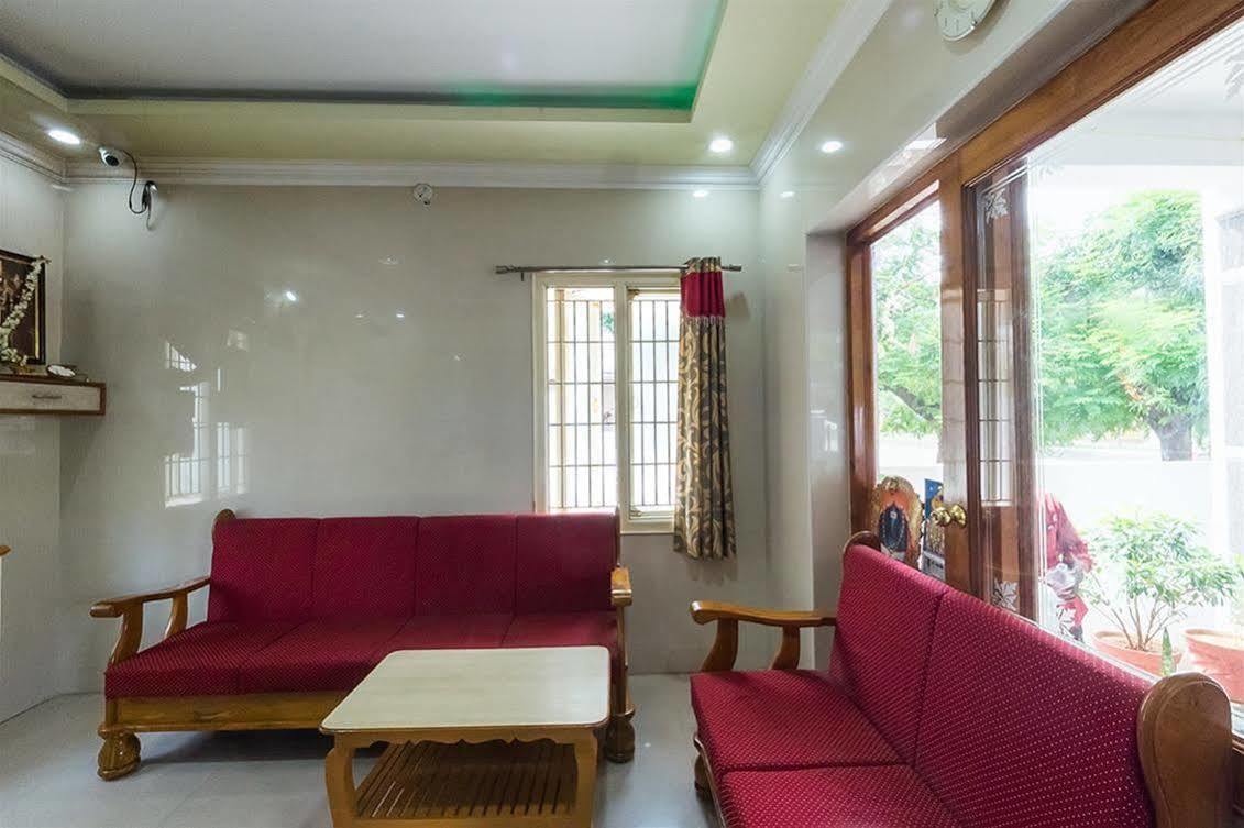 Kvr Deluxe Residency Willa Tirupati Zewnętrze zdjęcie